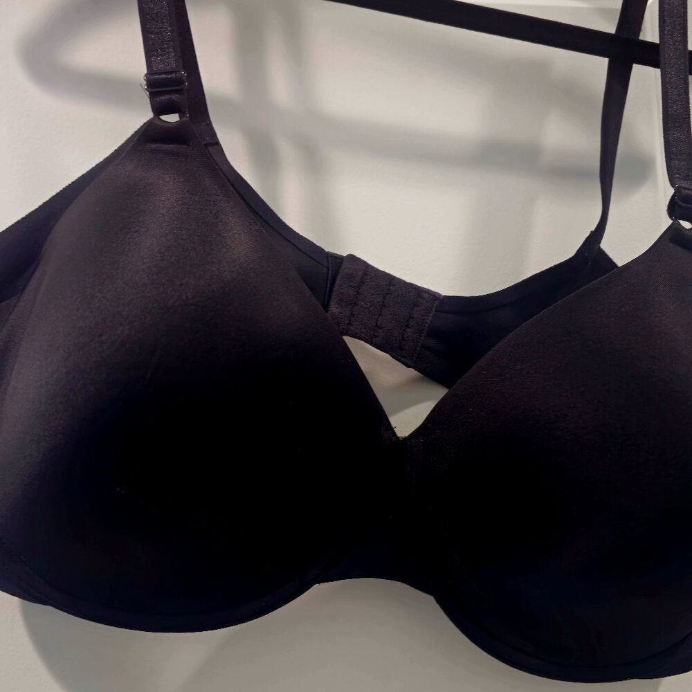 Olga No Side Effects Bra in Black